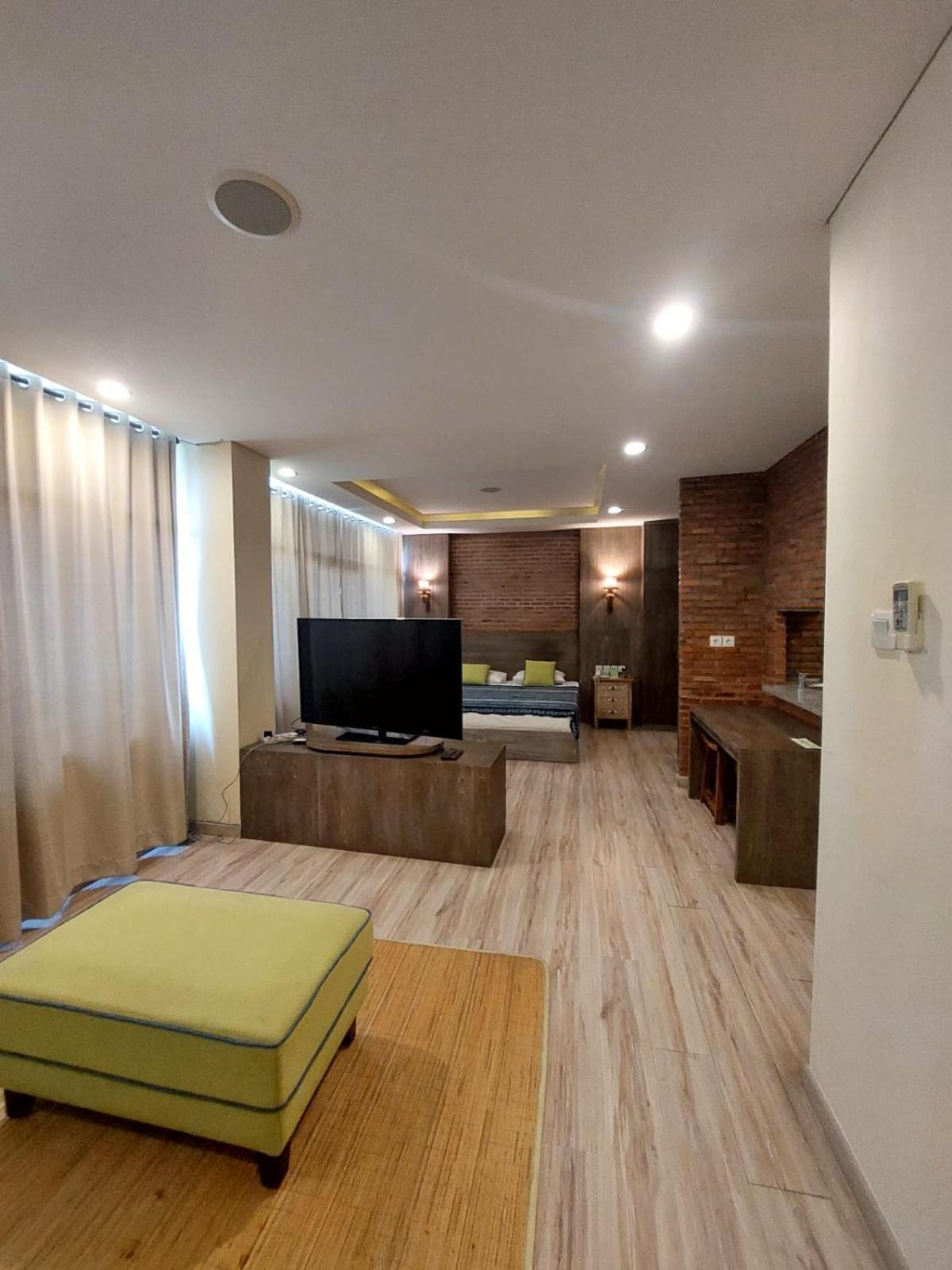 Apartemen Senayan Jakarta Exterior foto